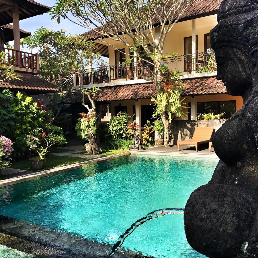 Guest house Merthayasa 2*